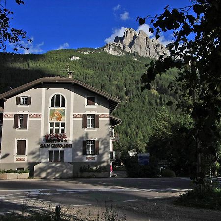 Hotel San Giovanni Vigo di Fassa Bagian luar foto