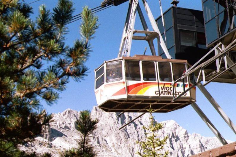 Hotel San Giovanni Vigo di Fassa Bagian luar foto