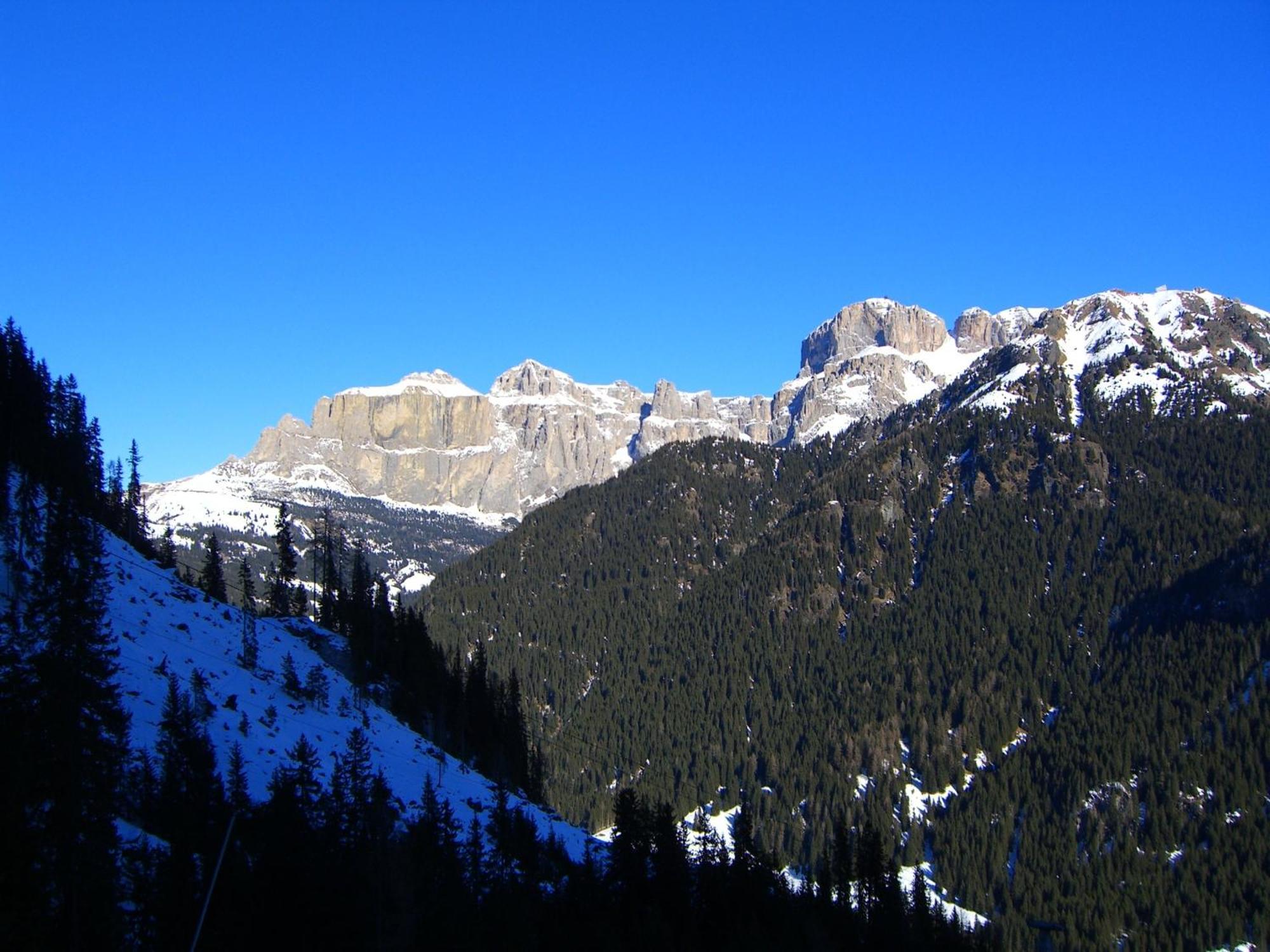 Hotel San Giovanni Vigo di Fassa Bagian luar foto