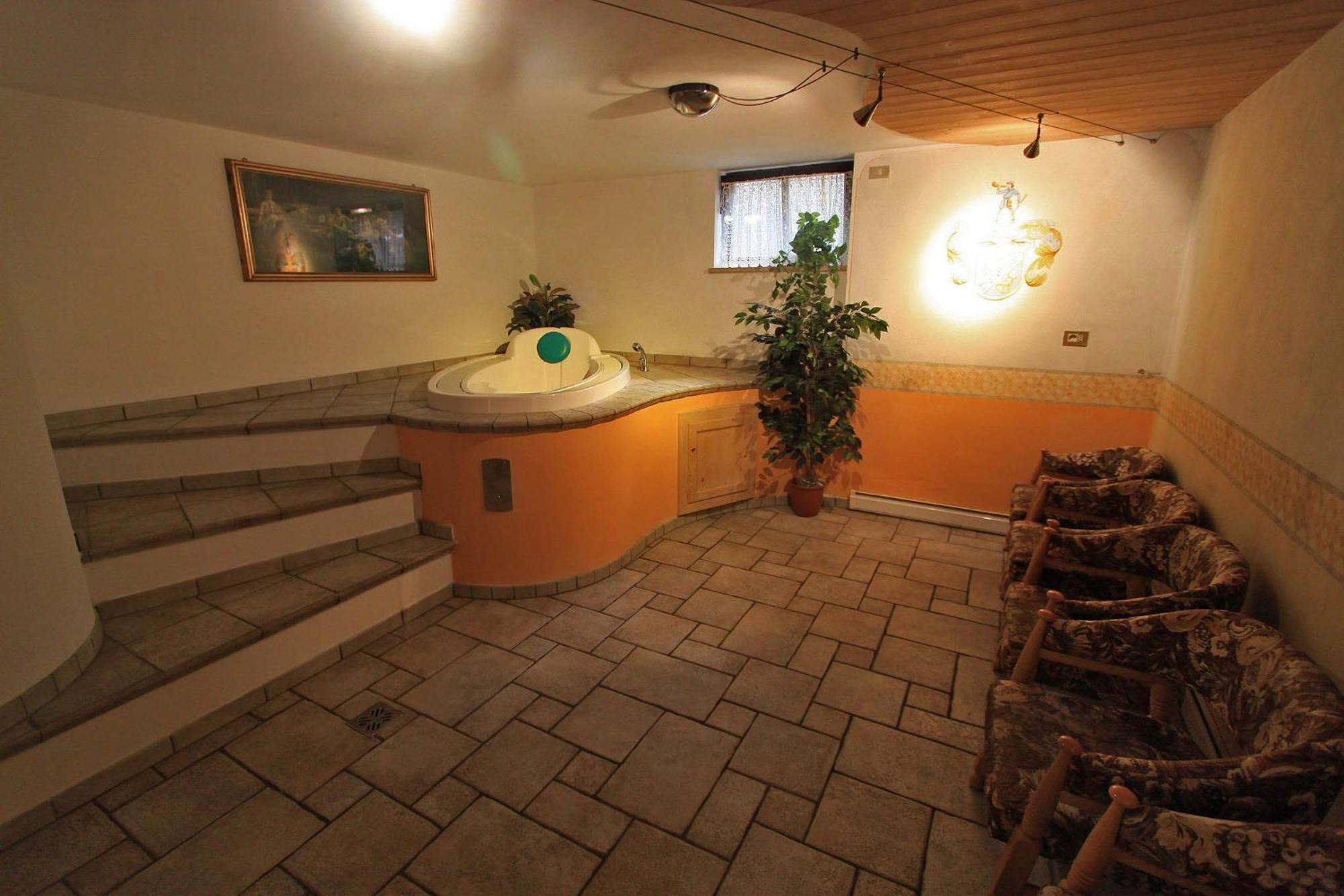 Hotel San Giovanni Vigo di Fassa Bagian luar foto