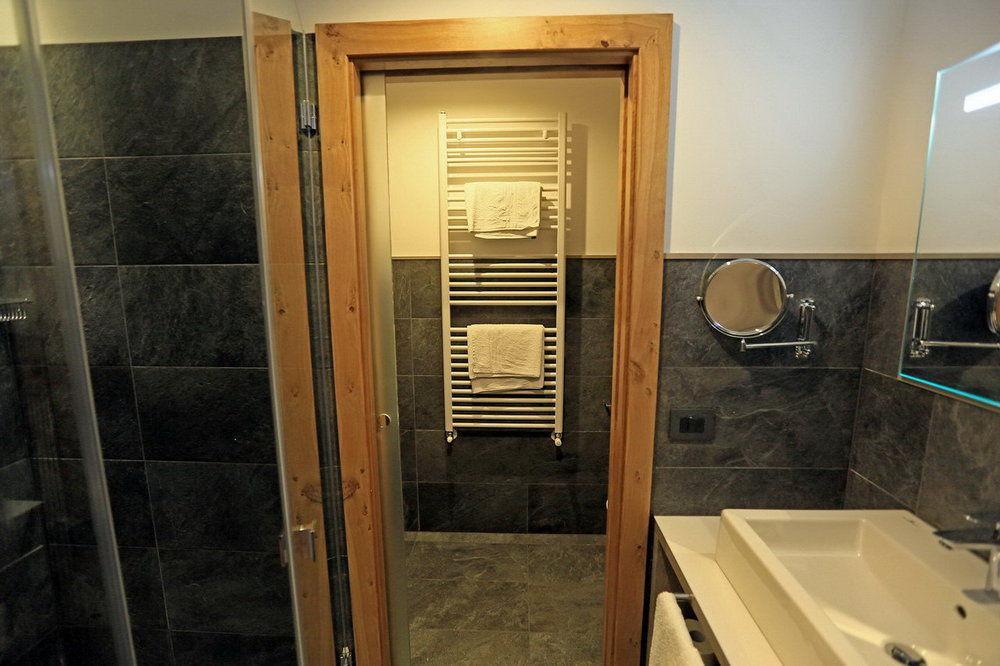 Hotel San Giovanni Vigo di Fassa Bagian luar foto
