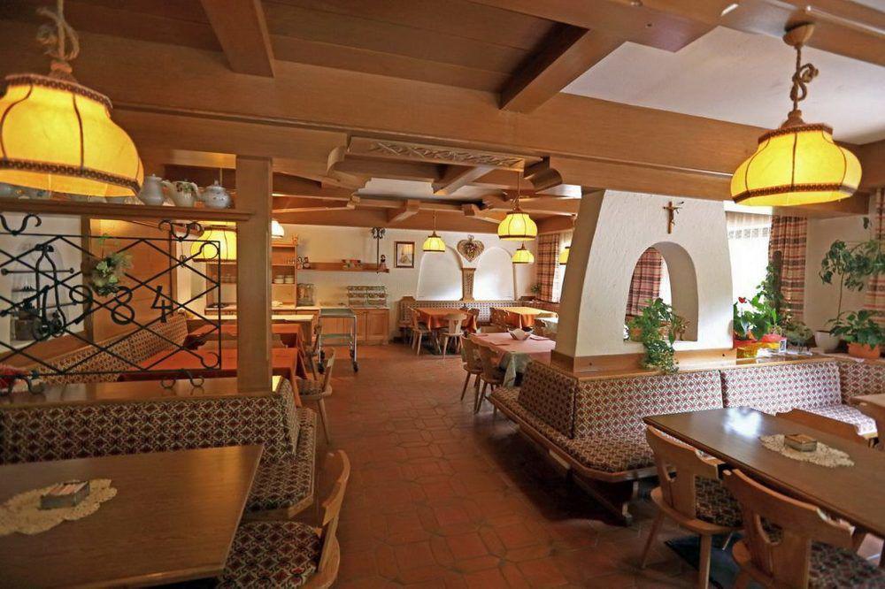 Hotel San Giovanni Vigo di Fassa Bagian luar foto