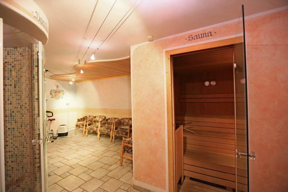 Hotel San Giovanni Vigo di Fassa Bagian luar foto