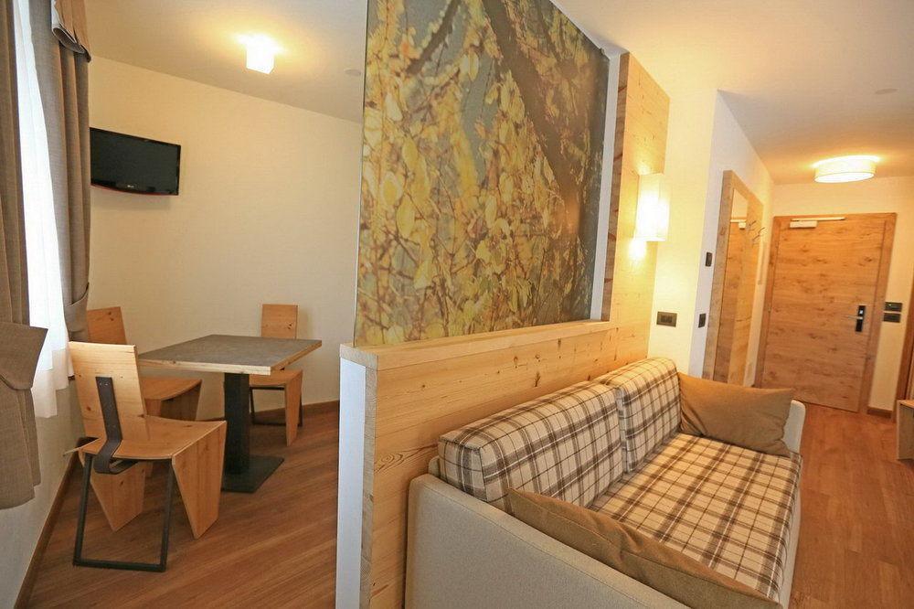 Hotel San Giovanni Vigo di Fassa Bagian luar foto