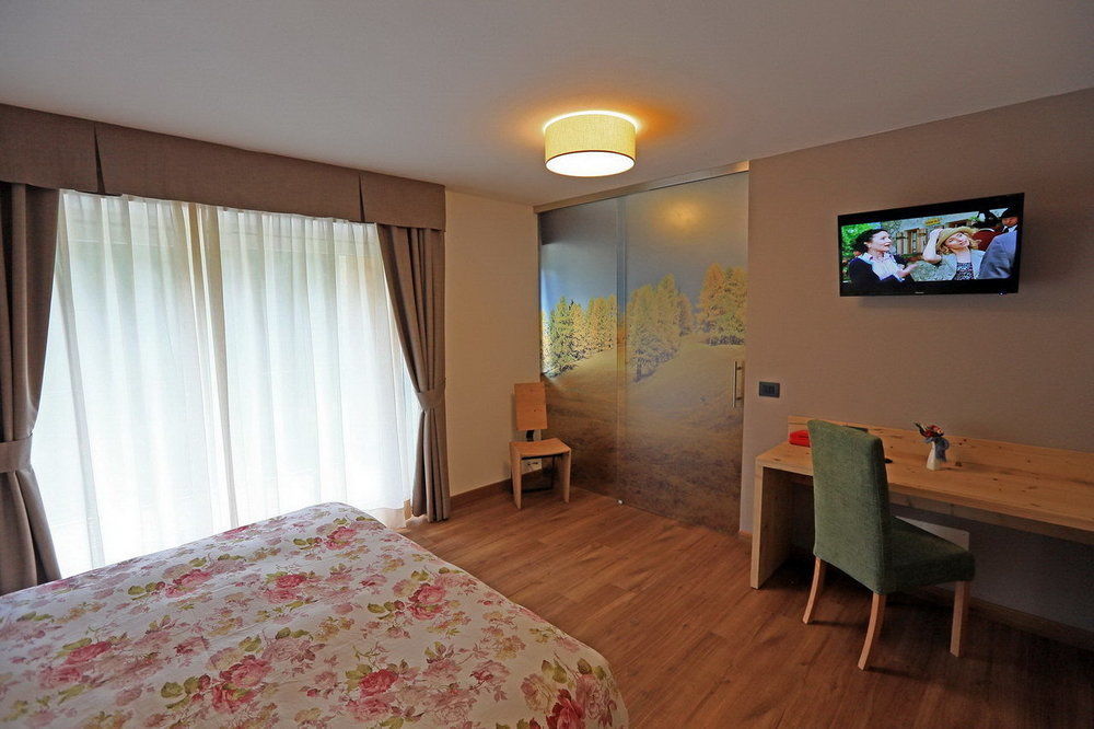 Hotel San Giovanni Vigo di Fassa Bagian luar foto