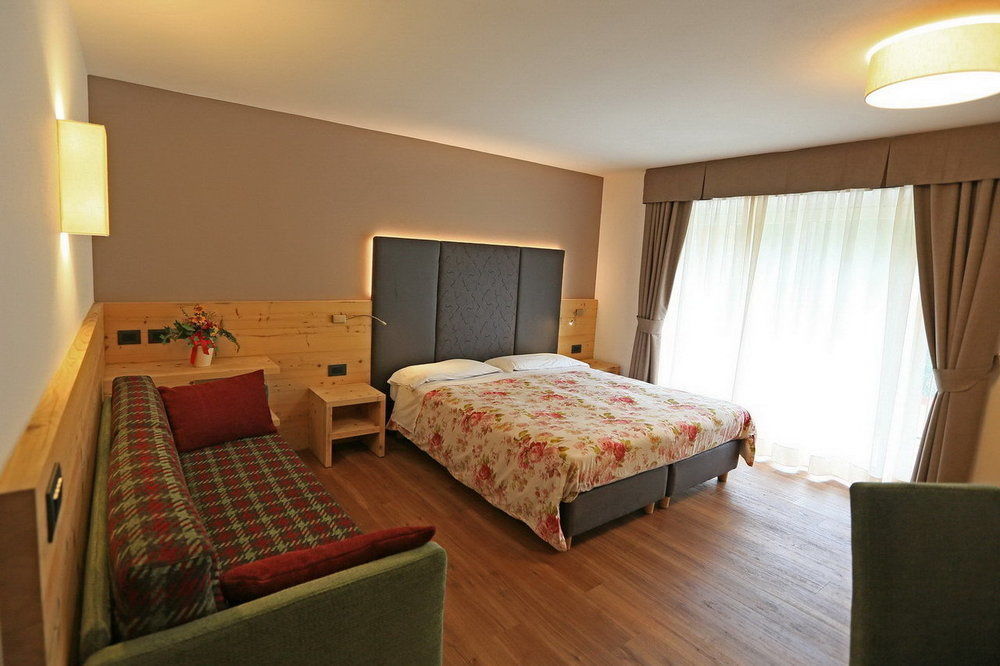 Hotel San Giovanni Vigo di Fassa Bagian luar foto