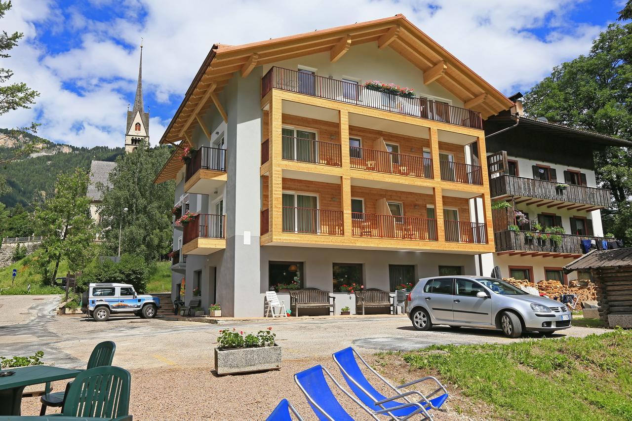 Hotel San Giovanni Vigo di Fassa Bagian luar foto