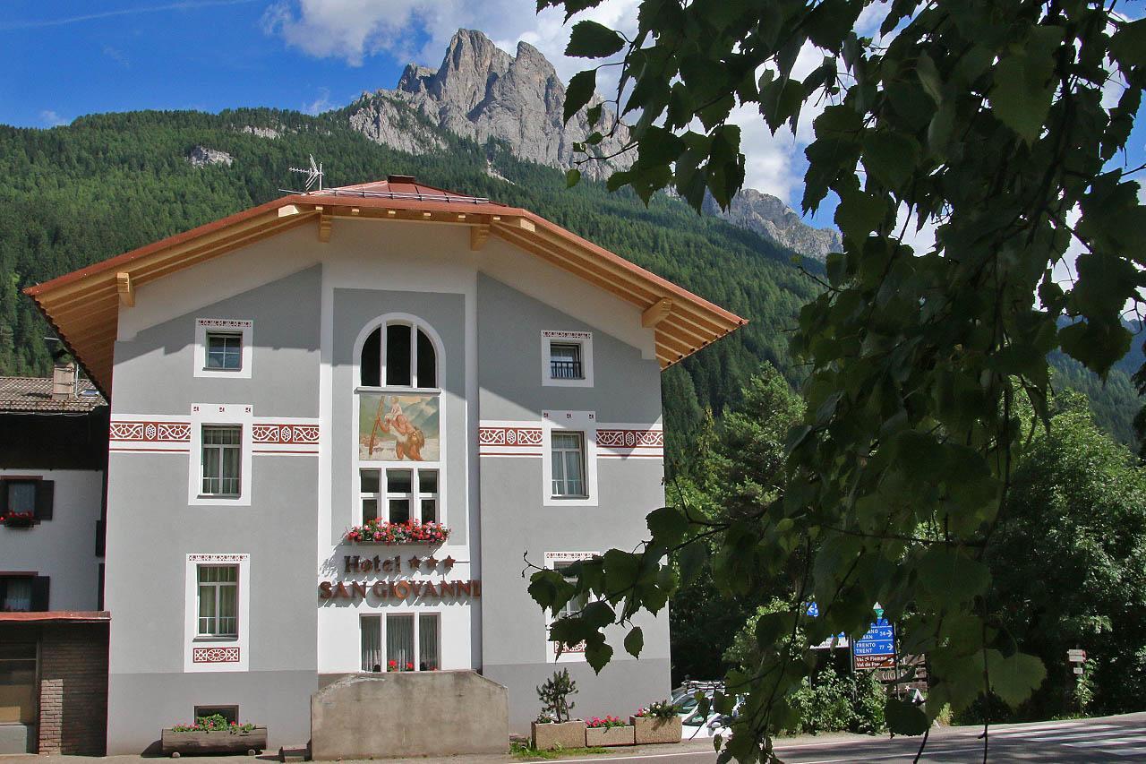 Hotel San Giovanni Vigo di Fassa Bagian luar foto
