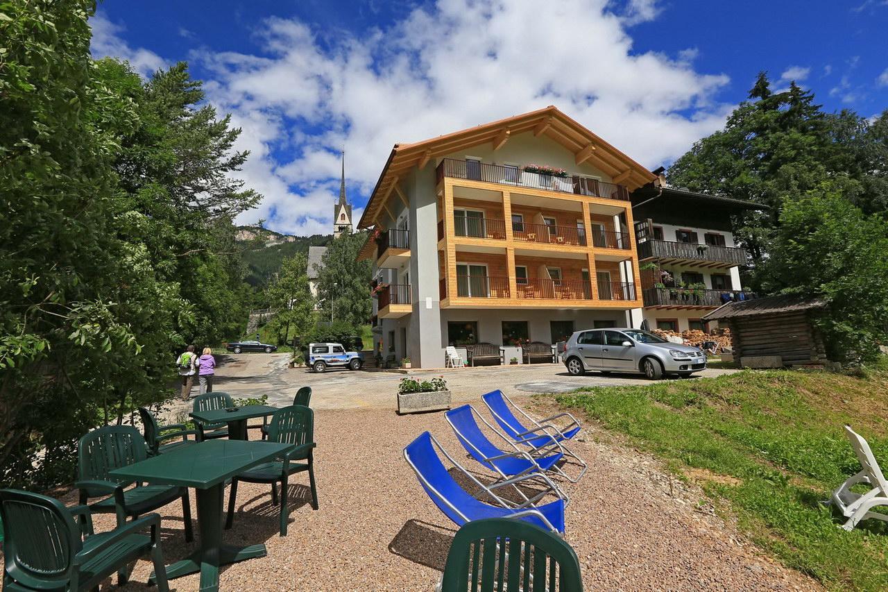 Hotel San Giovanni Vigo di Fassa Bagian luar foto